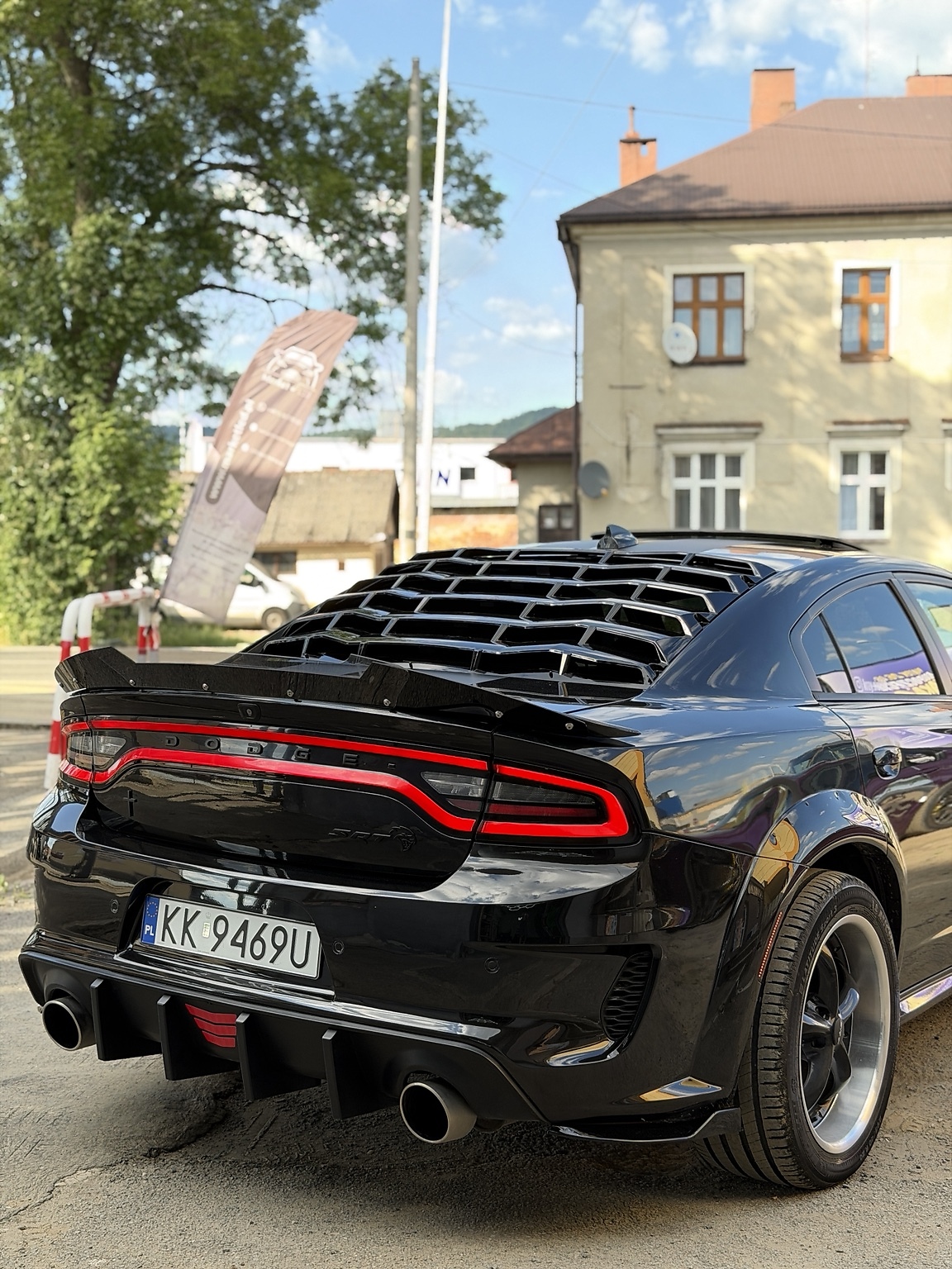 Dodge Charger SRT od tyłu